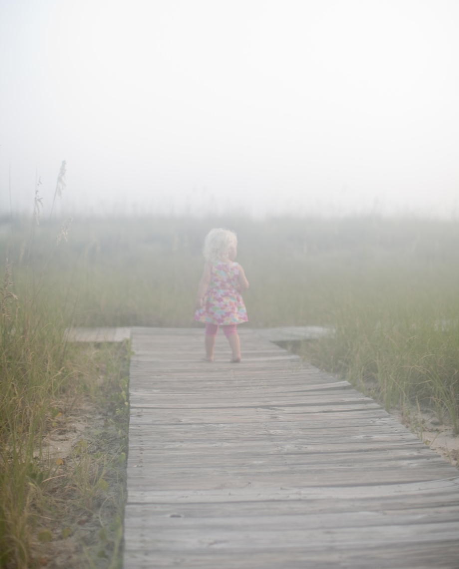 kid_beach_fog.jpg